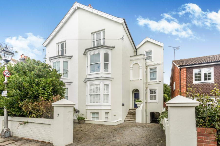 5 bedroom semidetached house for sale in Worsley Road, Southsea