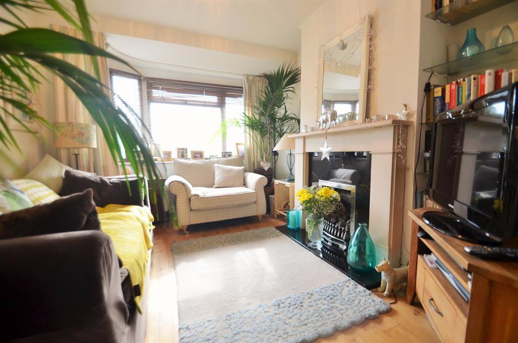 3 bedroom semidetached house for sale in David Avenue, Greenford, Middlesex, UB6, UB6