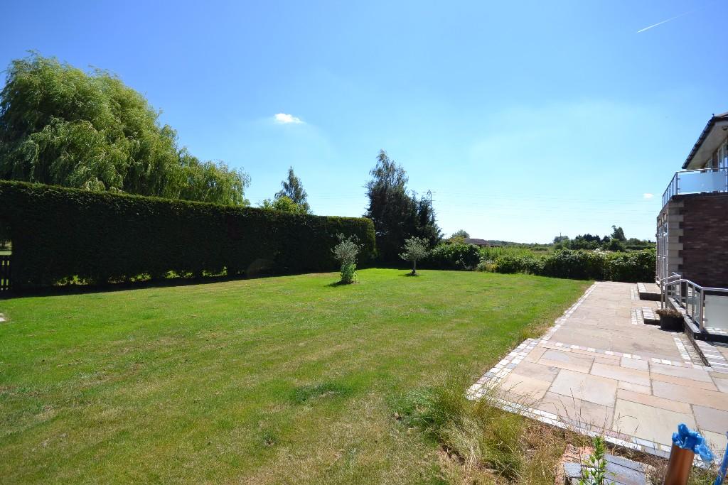 7 bedroom detached house for sale in Lower Dunton Road, Brentwood