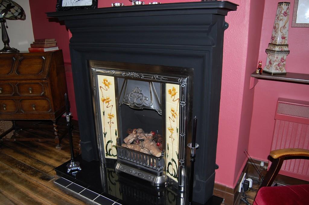 3 bedroom semidetached house for sale in Horbury Road, Wakefield, WF2