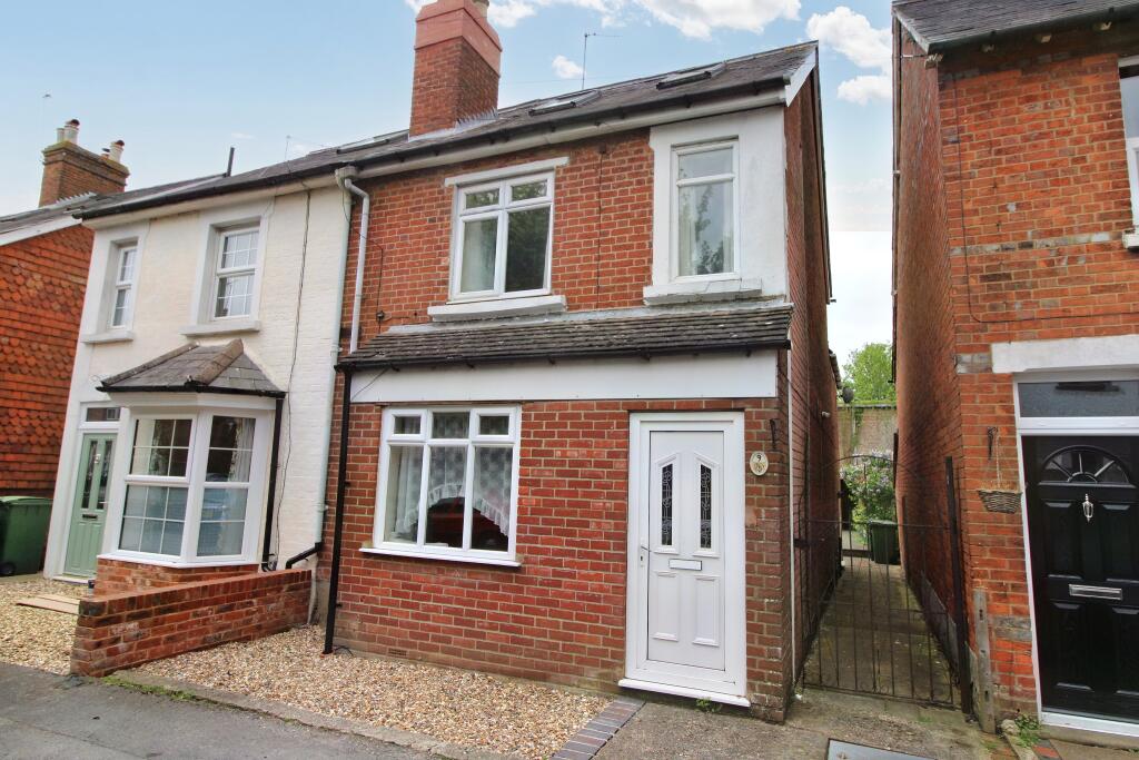 3 Bedroom Semi Detached House For Sale In Jubilee Road Newbury RG14