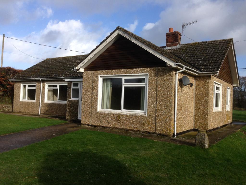 3 bedroom bungalow to rent in Pitton Road, West Winterslow, Salisbury