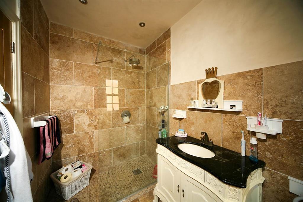 5 bedroom detached house for sale in Sefton Drive, Worsley, Manchester