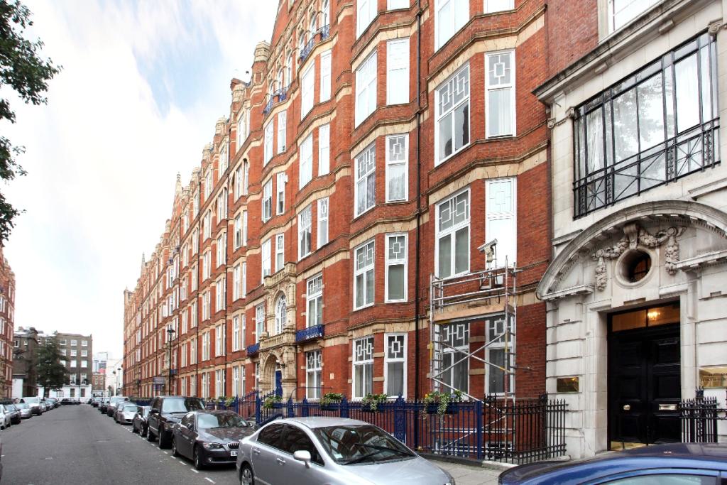 Creative Baker Street London Apartments For Rent with Luxury Interior Design