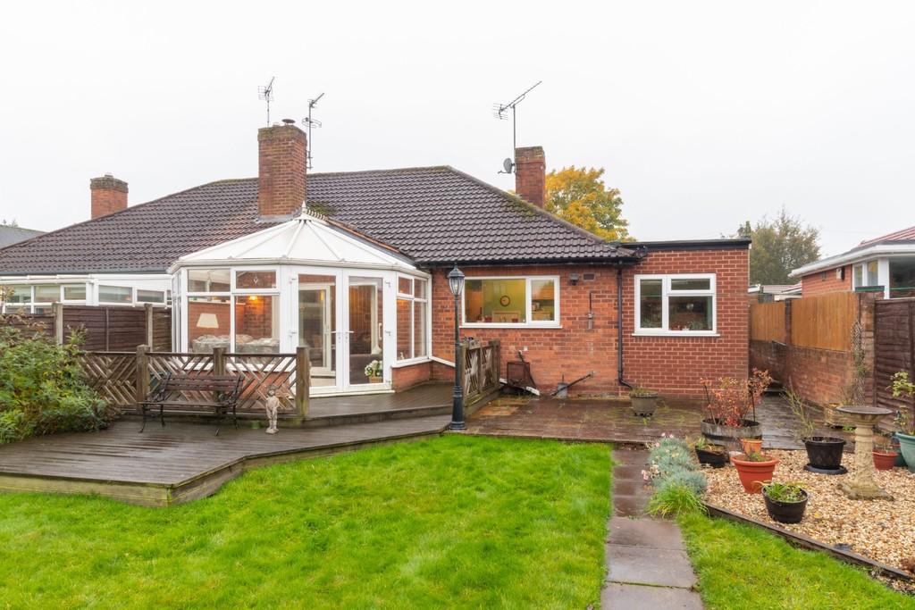 3 Bedroom Semi Detached Bungalow For Sale In Lawnswood Avenue Shirley B90