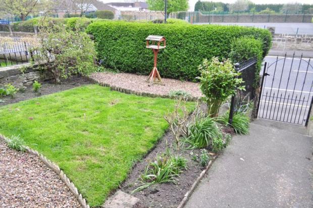 front garden design ideas uk Terraced Front Garden House | 620 x 412