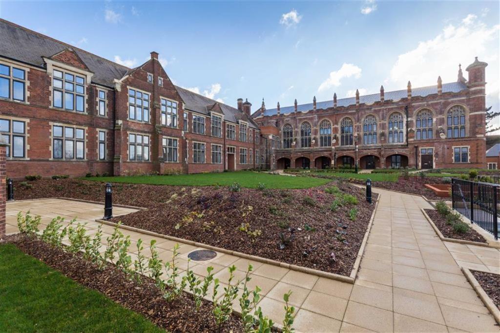 3 bedroom town house for sale in Royal Connaught Park, Bushey, Hertfordshire, WD23