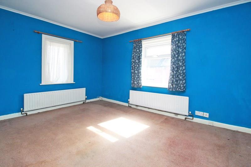 3 bedroom end of terrace house for sale in Beaconsfield Road