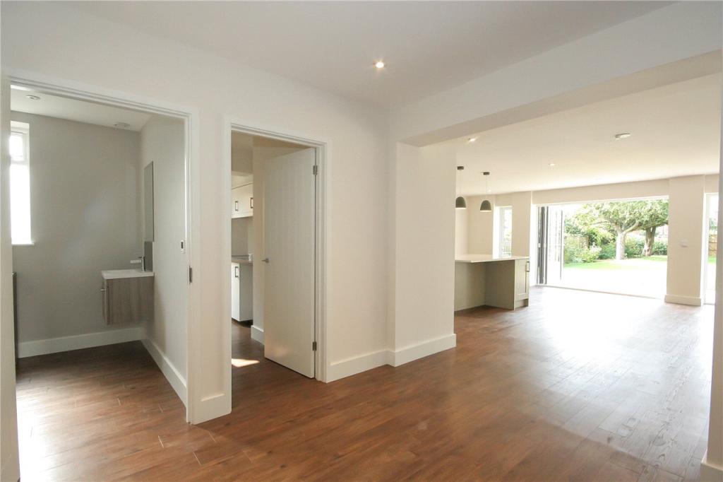 4 bedroom detached house for sale in Paddock Wood, Harpenden, Hertfordshire, AL5