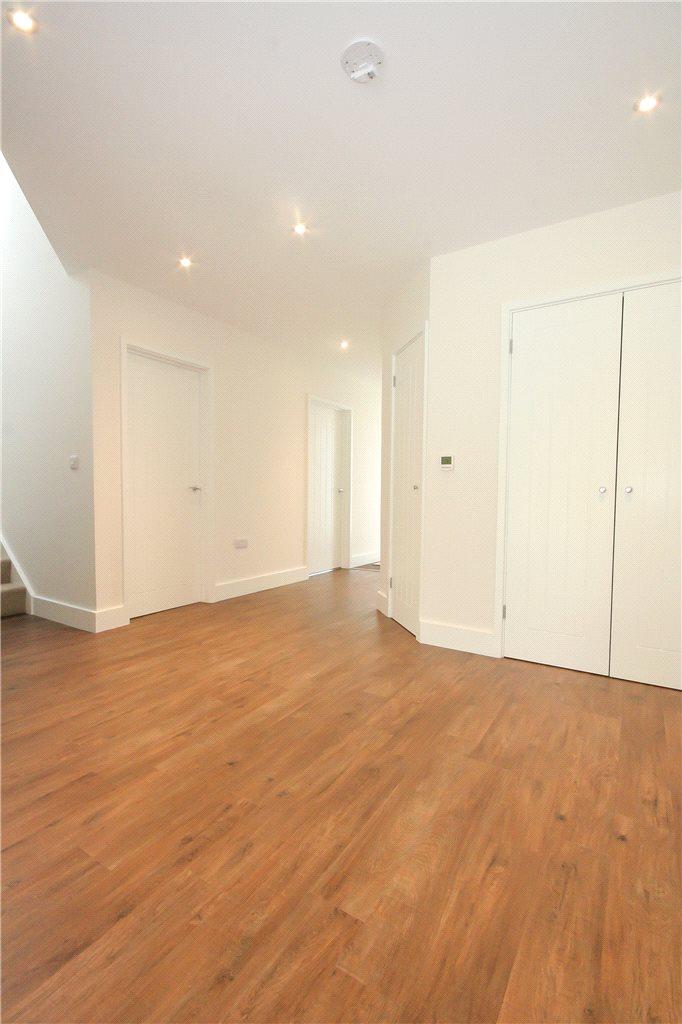 4 bedroom detached house for sale in Paddock Wood, Harpenden, Hertfordshire, AL5