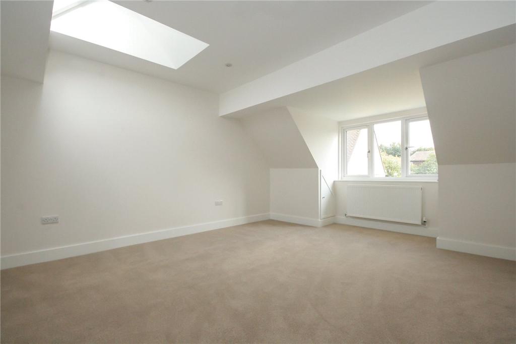 4 bedroom detached house for sale in Paddock Wood, Harpenden, Hertfordshire, AL5