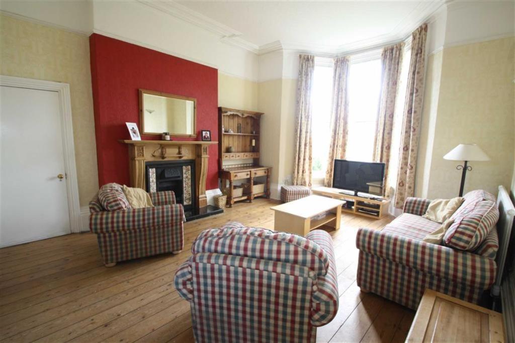 5 bedroom detached house for sale in Howe Lane, Goxhill, DN19