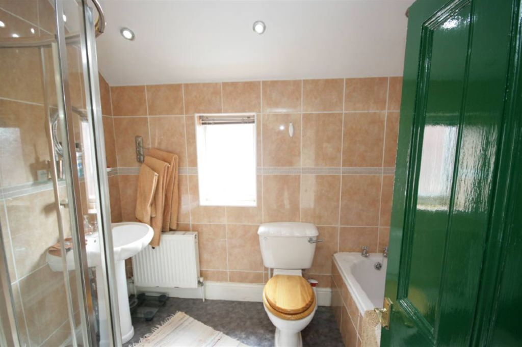 4 bedroom terraced house for sale in Bentley Road, Bentley, Doncaster