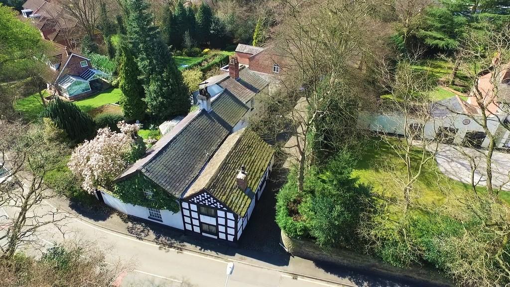 3 bedroom detached house for sale in Higham Street, Cheadle Hulme, SK8