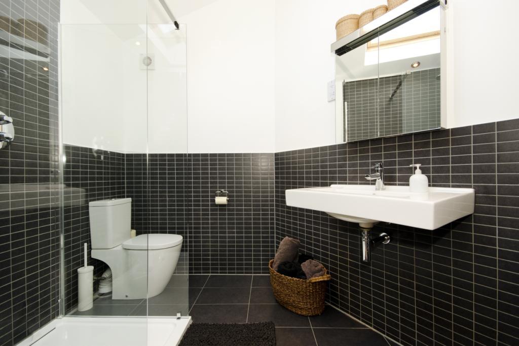 4 bedroom house for sale in Charlton Kings Road, London, NW5, NW5