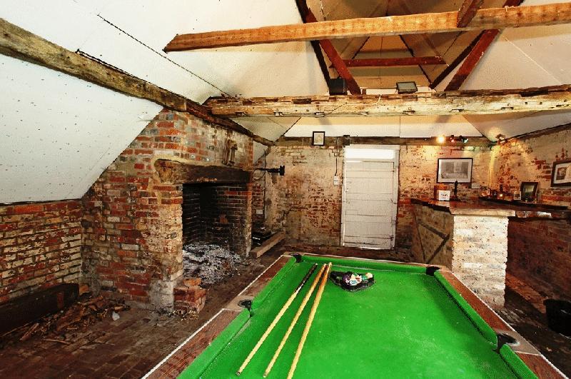 7 bedroom farm house for sale in Theobalds Road, Burgess Hill, West