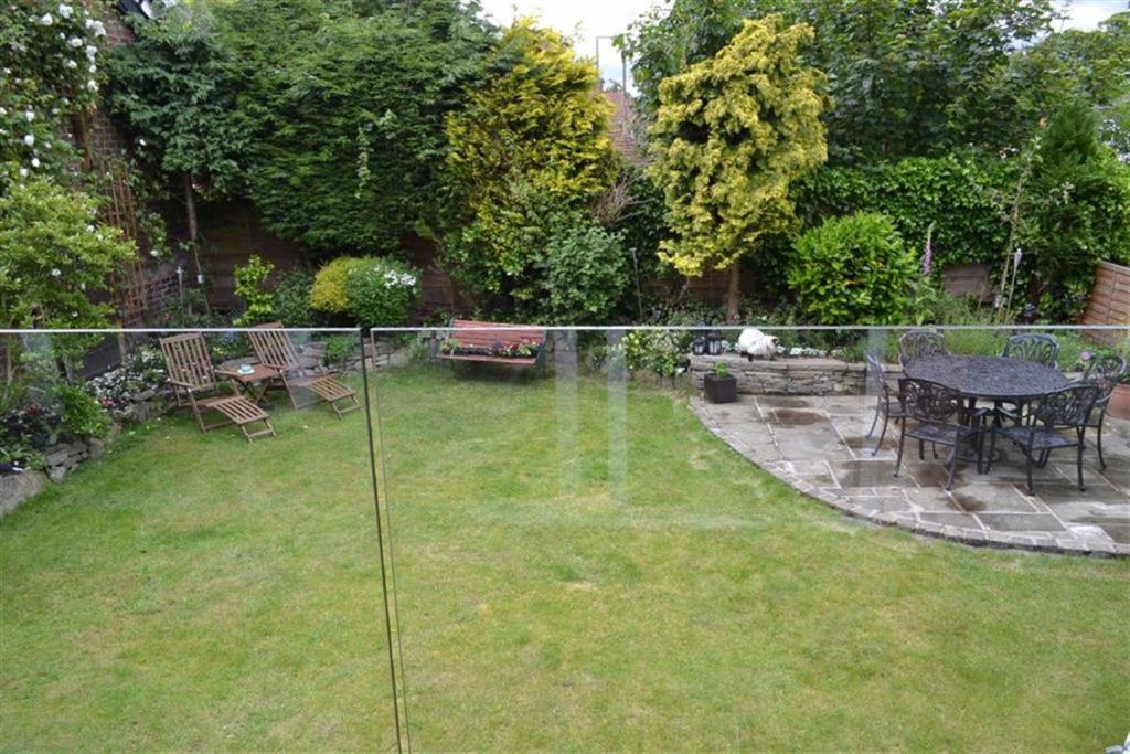 6 bedroom semidetached house for sale in Station Road, Marple