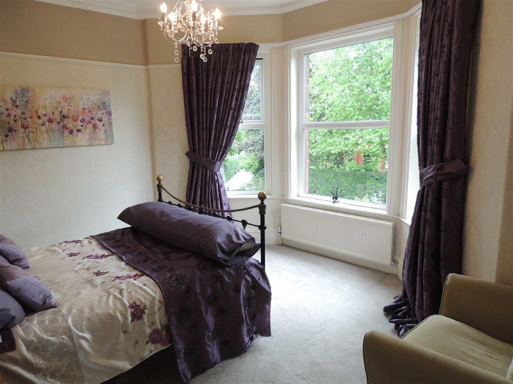 6 bedroom semidetached house for sale in Station Road, Marple