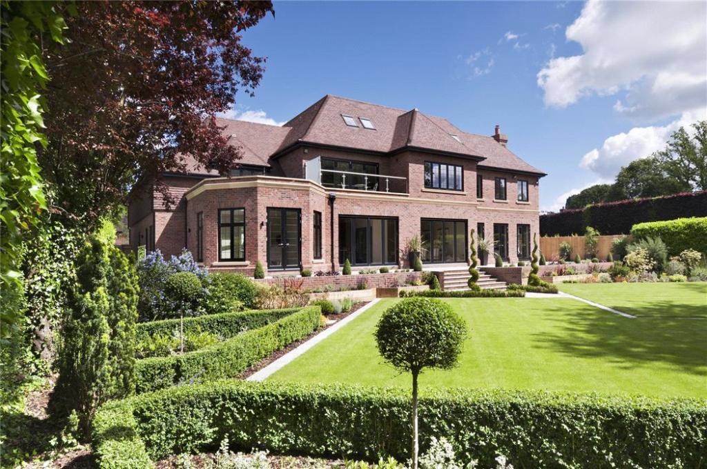 7 bedroom detached house for sale in Beechwood Road, Beaconsfield