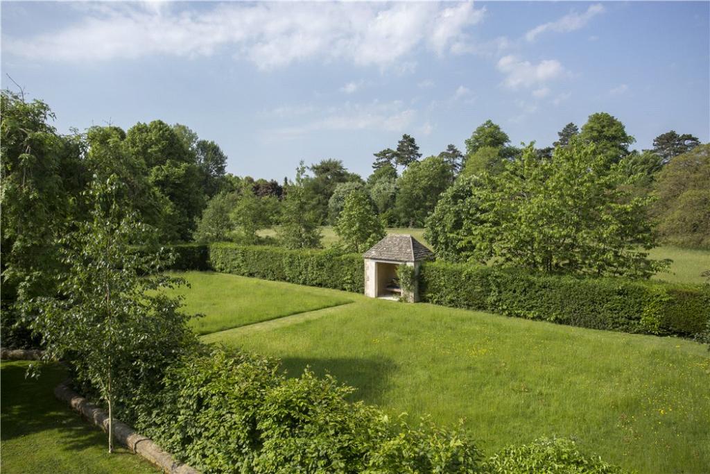 6 bedroom detached house for sale in Coates, Cirencester
