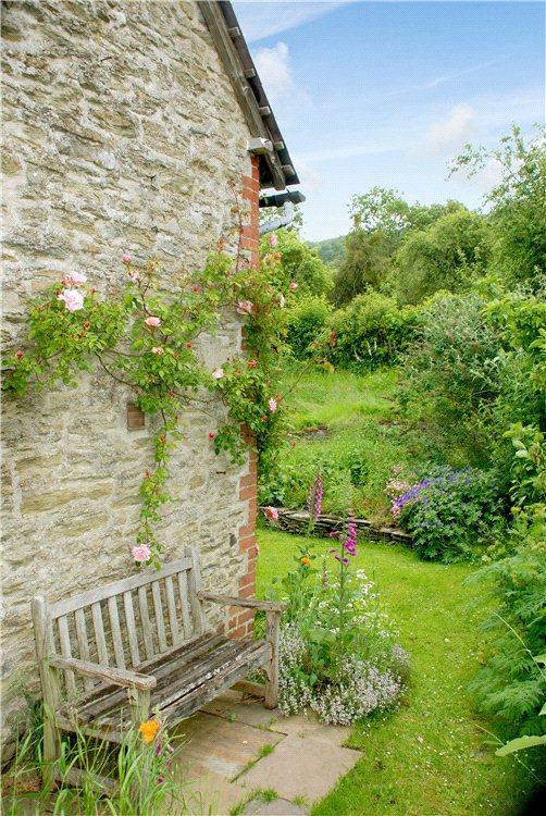 6 bedroom detached house for sale in Leinthall Starkes, Ludlow, Herefordshire, SY8, SY8