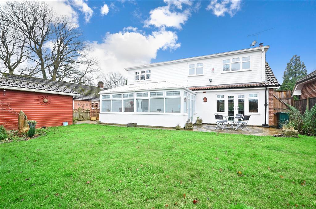 4 bedroom bungalow for sale in Fir Tree Close, Langley Green, Crawley