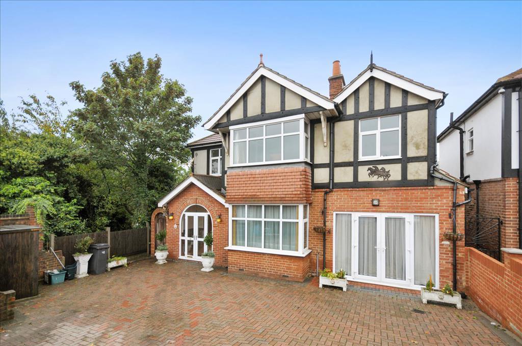 5 bedroom detached house for sale in Tolworth Rise North, Surbiton, KT5