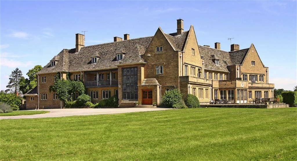 10 bedroom detached house for sale in Wootton Wawen, HenleyInArden, B95