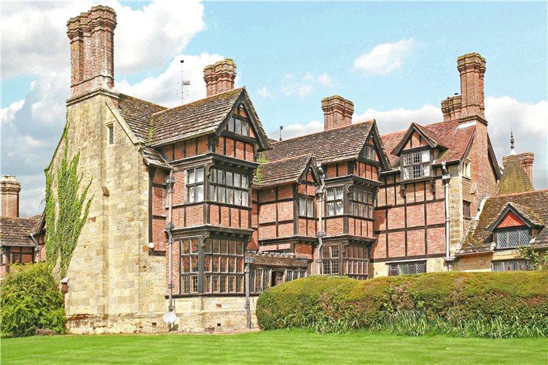 7 bedroom house for sale in Old Place, High Street, Lindfield, West
