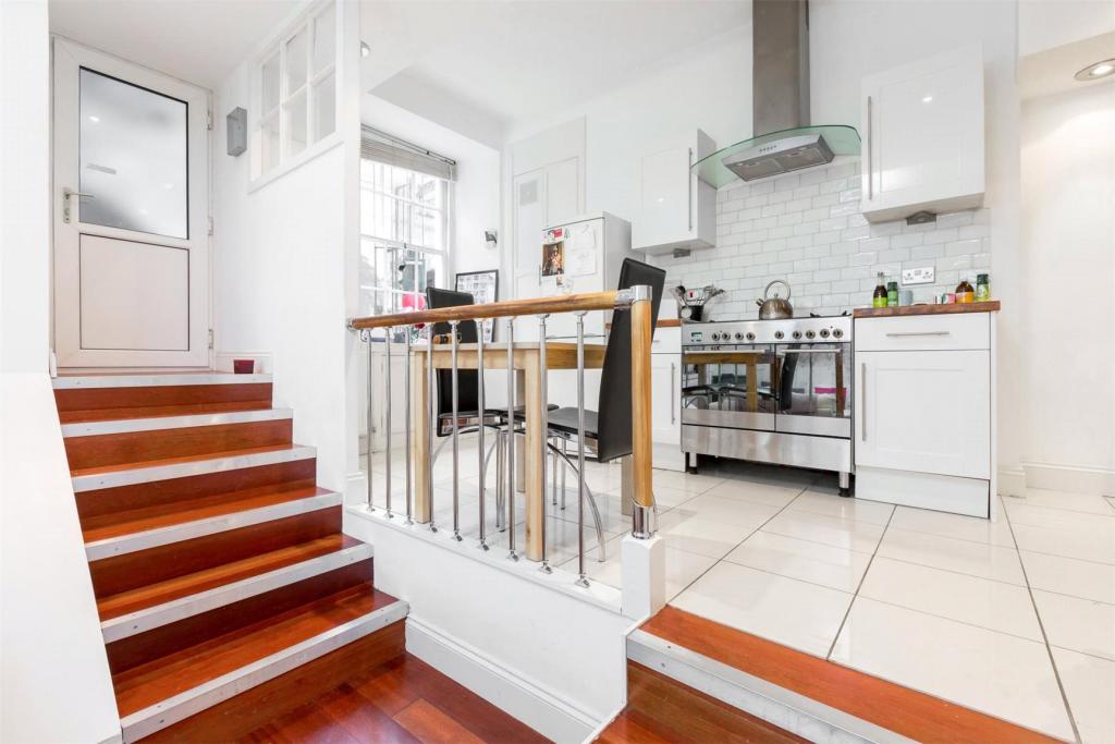 2 bedroom flat for sale in William Street, West End, Edinburgh, EH3, EH3