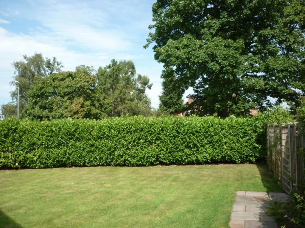 4 bedroom detached house for sale in Caughall Road, Upton, Chester, CH2