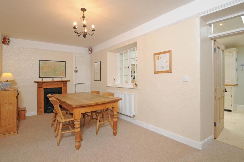 3 bedroom semidetached house for sale in Churchill, Oxfordshire, OX7