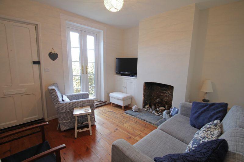 2 bedroom terraced house for sale in Solent View Road, Gurnard, Gurnard