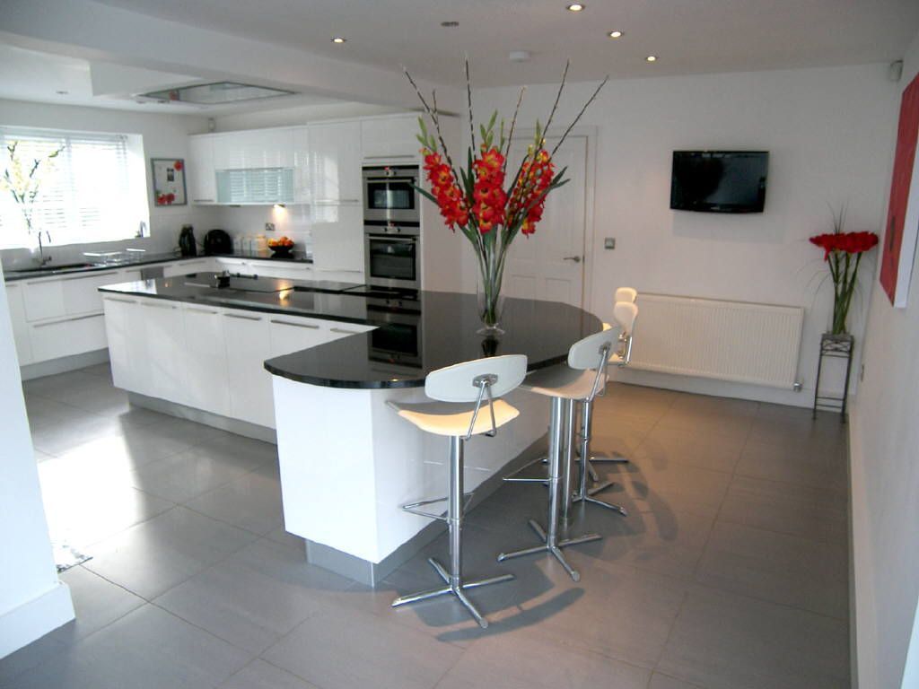 4 bedroom bungalow for sale in Forshaw Heath Lane, Earlswood, West