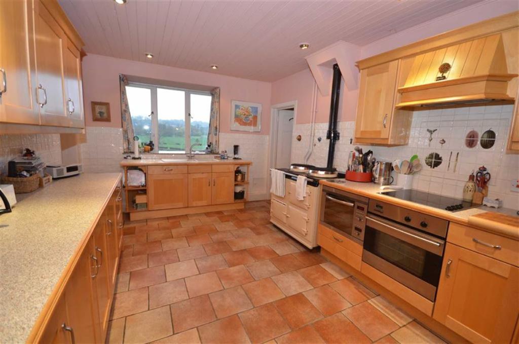 6 bedroom detached house for sale in Oulton Road, Stone, ST15