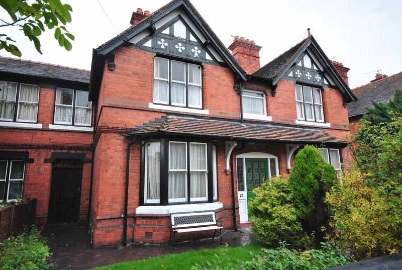 4 bedroom terraced house for sale in Halkyn Road, Hoole, Chester, CH2