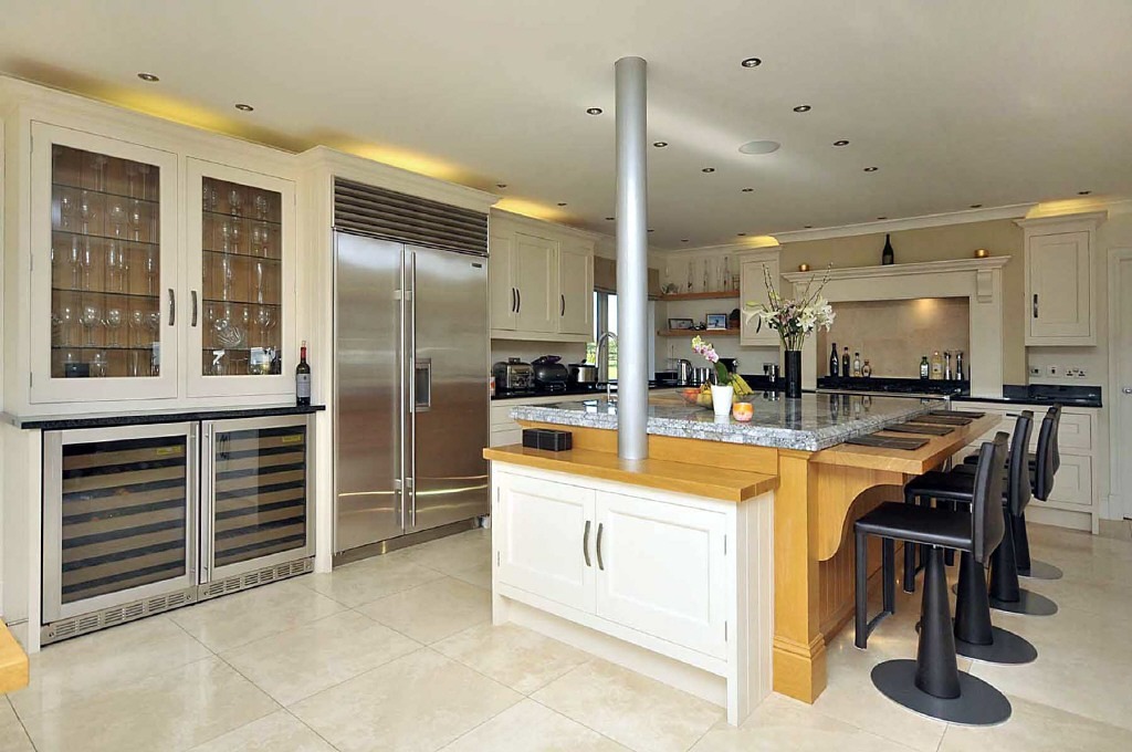 6 bedroom detached house for sale in Prestbury Road, Wilmslow, SK9