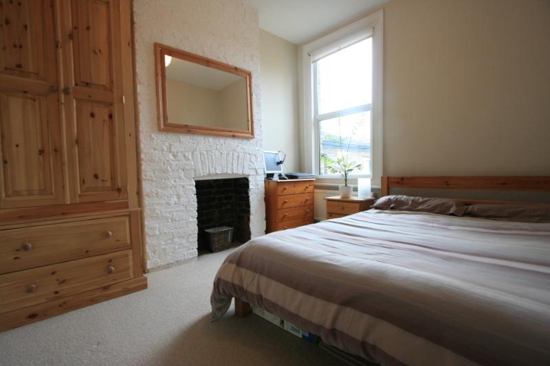 2 bedroom flat for sale in Russell Road, Wimbledon, London, SW19, SW19