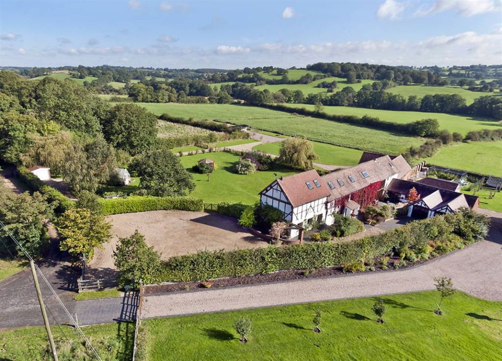 4 bedroom house for sale in The Old Barn, Chapel Lane, Alvechurch, Worcs, B48, B48