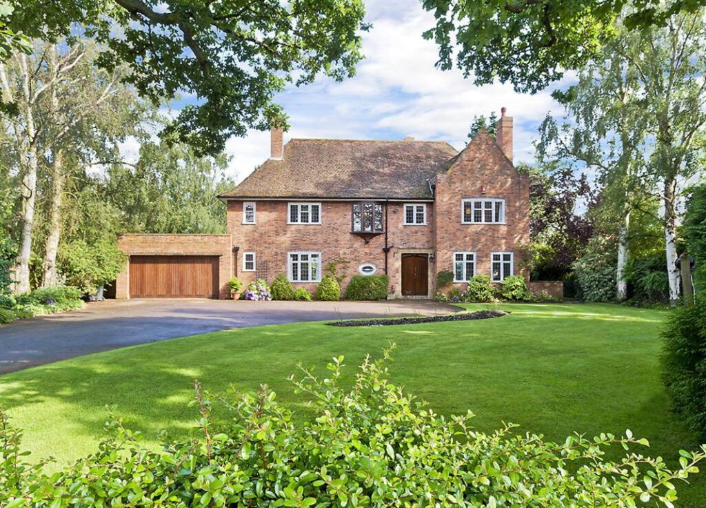 5 bedroom detached house for sale in 98, Tiddington Road, Stratford Upon Avon, Stratford Upon