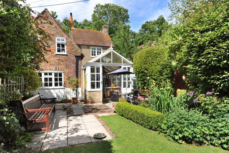 3 bedroom semidetached house for sale in Monkton, CT12