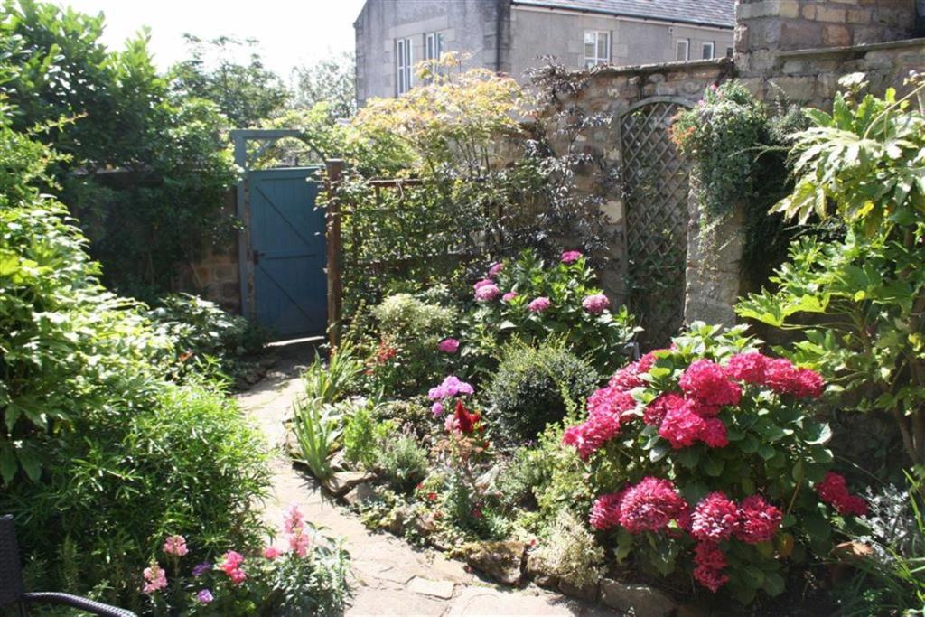 5 bedroom terraced house for sale in Castle Park, Lancaster, LA1