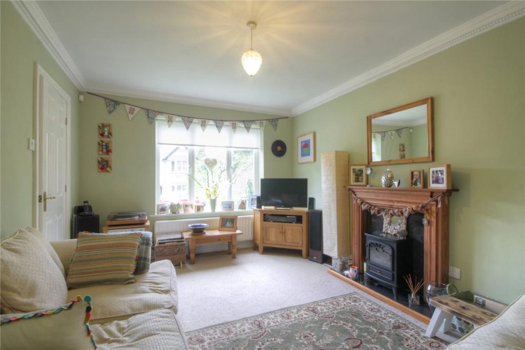 4 bedroom detached house for sale in Carnoustie Close, Blackhill