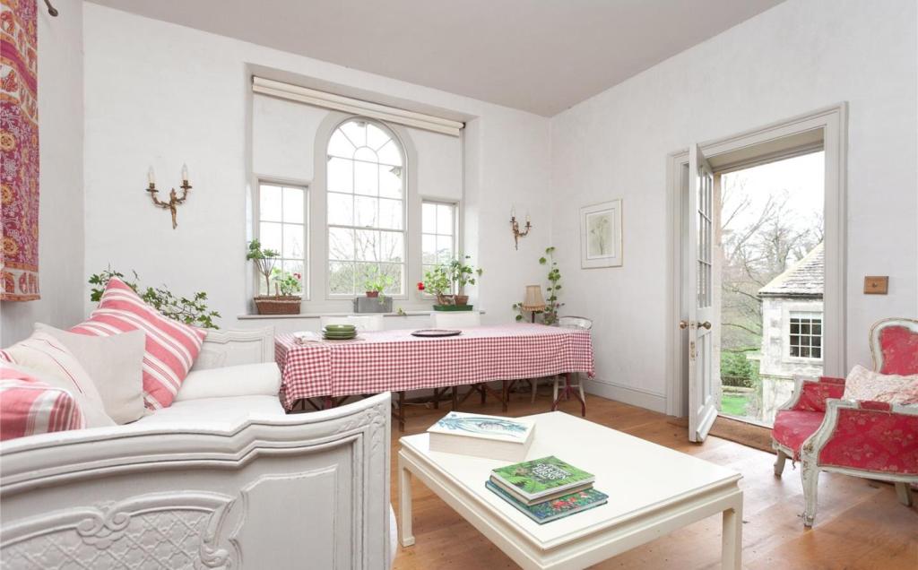 5 bedroom detached house for sale in Rode Hill, Rode, Somerset, BA11, BA11