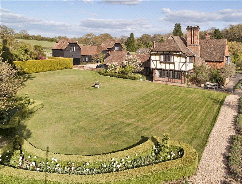 7 bedroom character property for sale in Alfold Road, Dunsfold, Surrey