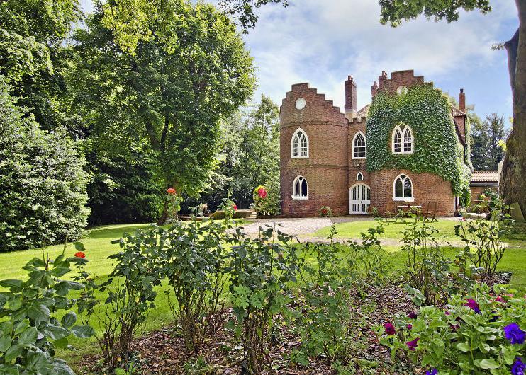 8 bedroom detached house for sale in Tuxford Hall, Tuxford, Newark