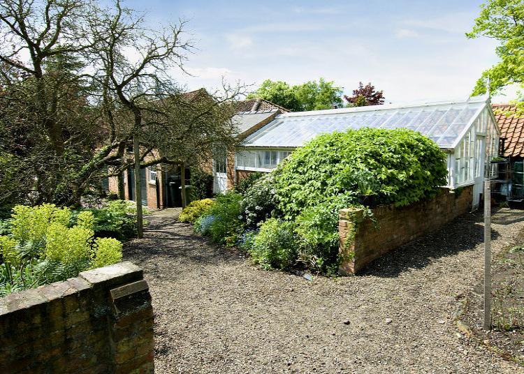 6 bedroom detached house for sale in Cranfield House, Church Street