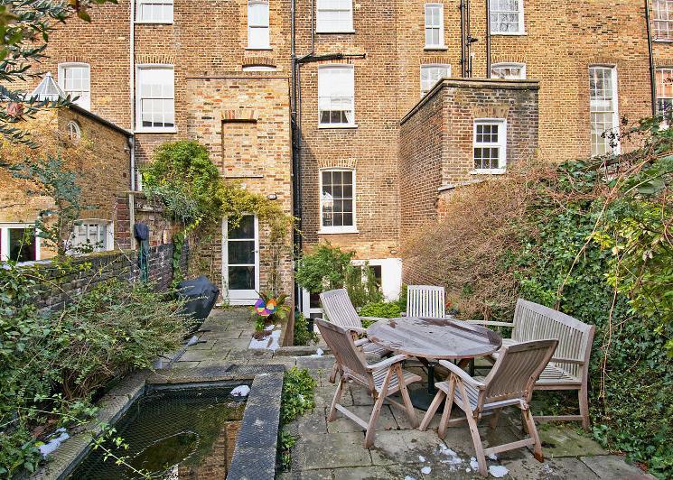 4 bedroom town house for sale in Theberton Street, Islington, London N1