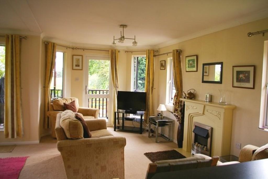 2 bedroom detached bungalow to rent in Astley Burf, Stourport on Severn