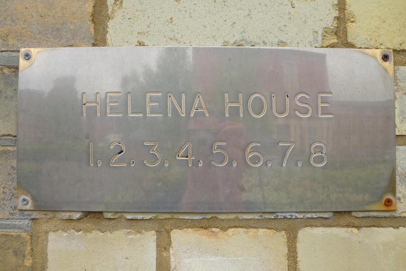 1 bedroom flat to rent in Helena House, Royal Earlswood Park, Redhill, RH1